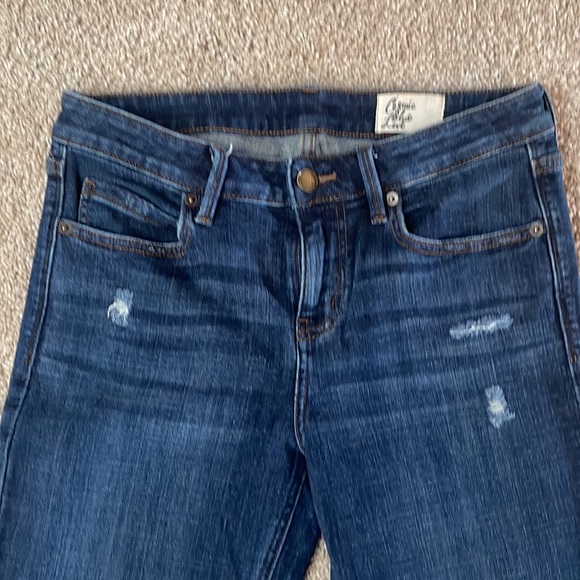 Skinny jeans with light distressing. - Picture 2 of 5